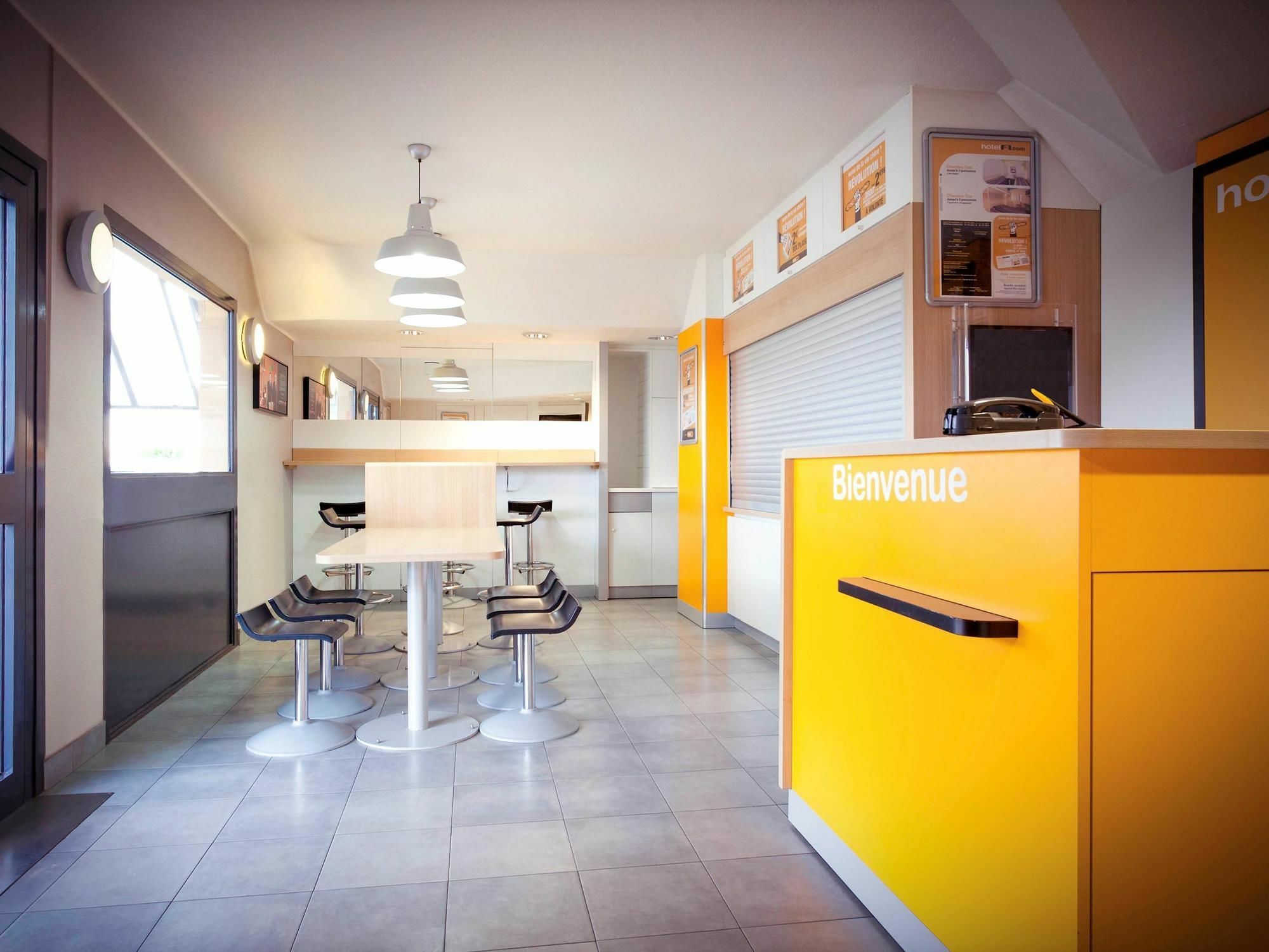 Hotelf1 Saint Witz A1 Hotel Экстерьер фото
