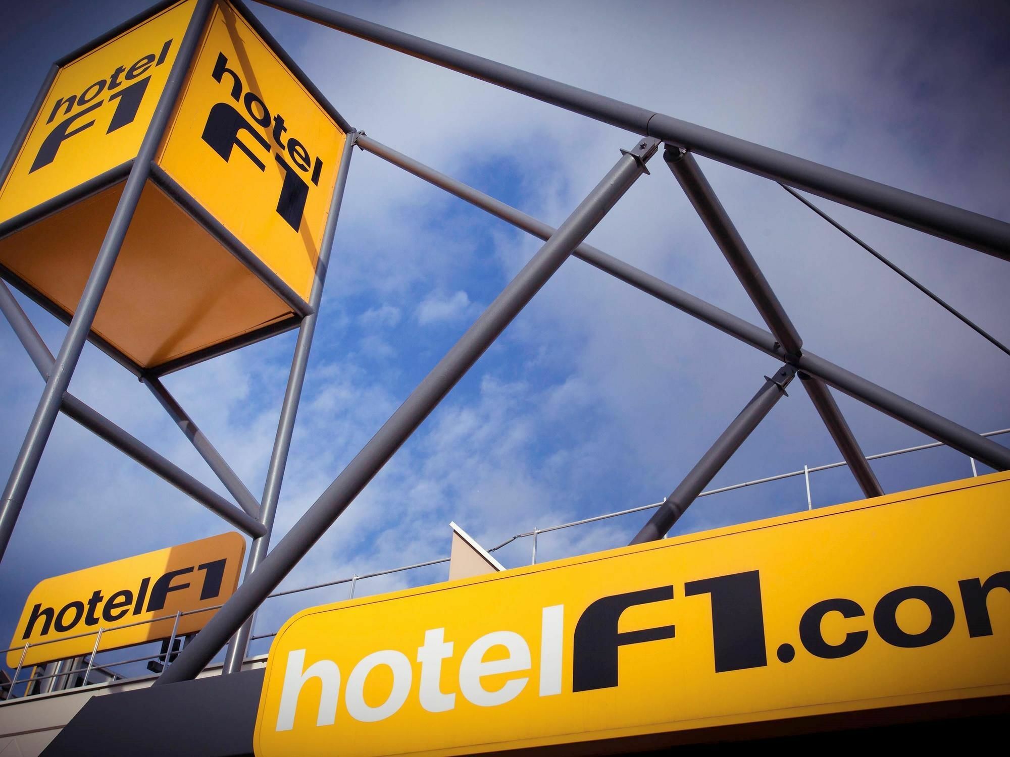 Hotelf1 Saint Witz A1 Hotel Экстерьер фото